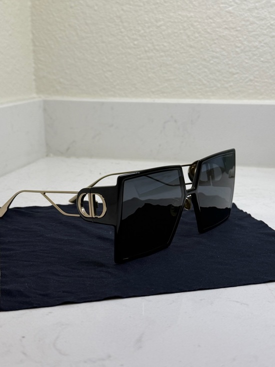 Dior Accessories - DIOR 30Montaigne SU Black Excellent Condition